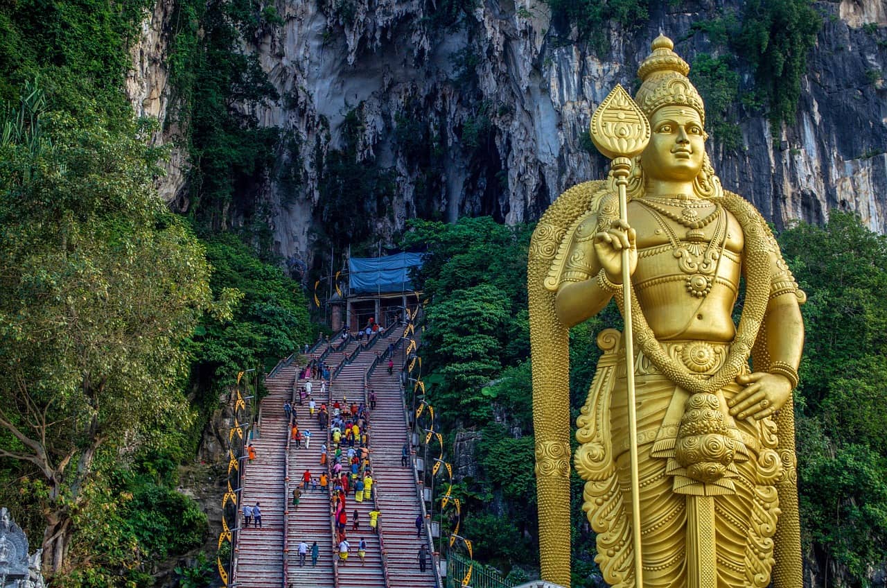 Read more about the article Exploring the Majestic Batu Caves
